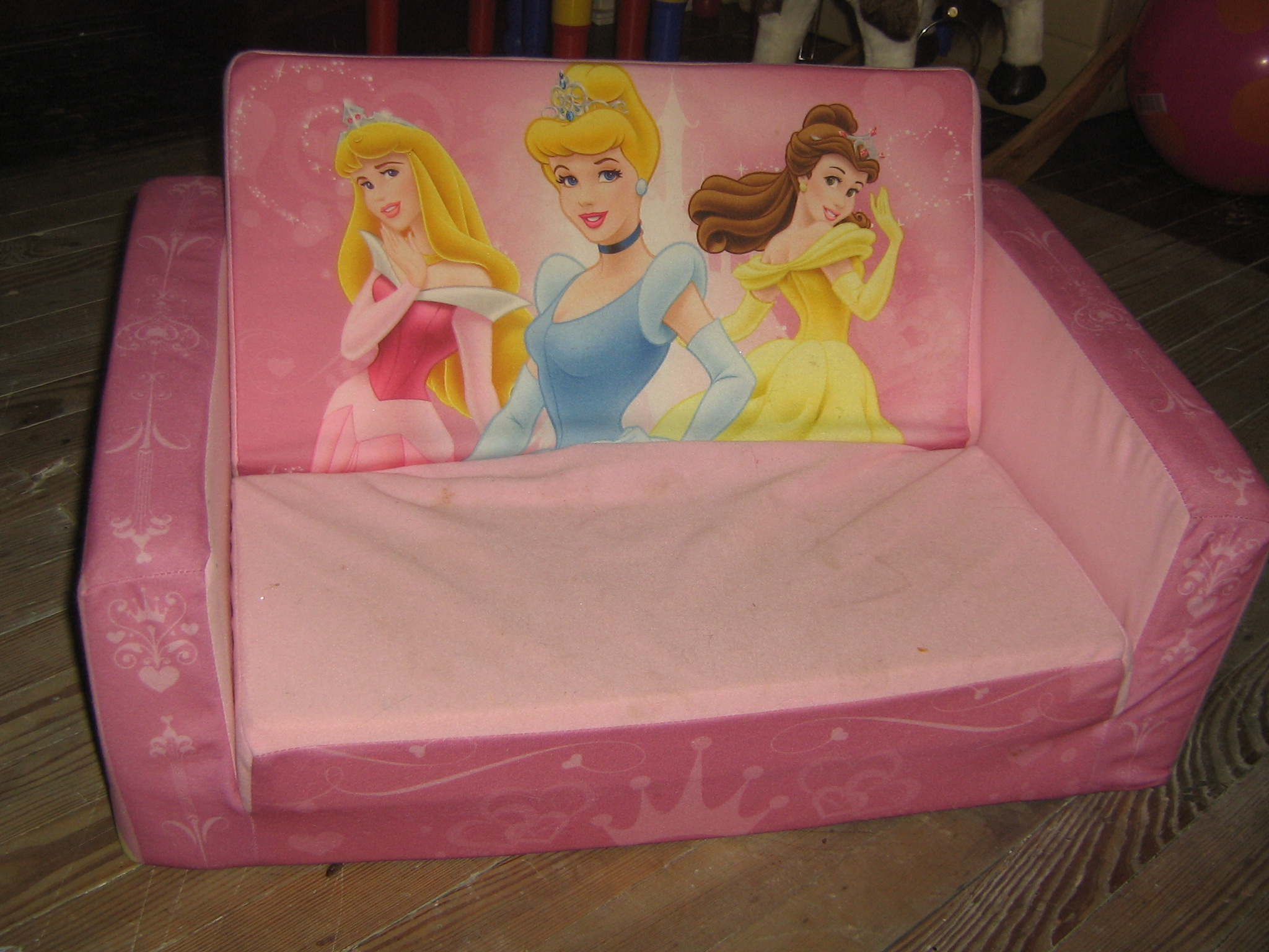 Child\'s Toy Princess Couch