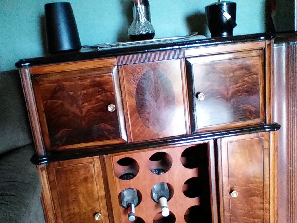 Vintage Radio reclaimed as a bar