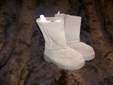 Cherokee Brand Brown Suede Boots