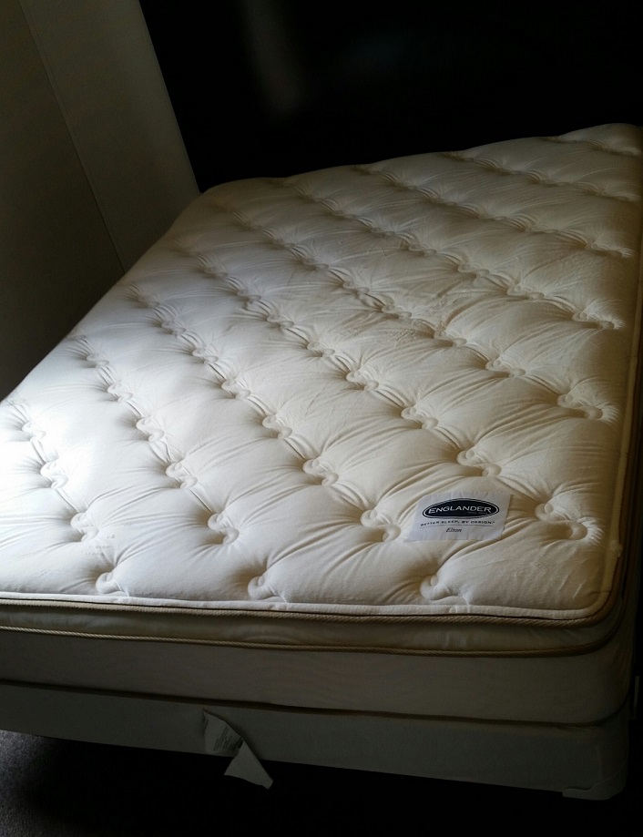 Englander memory foam mattress set Queen size - $325