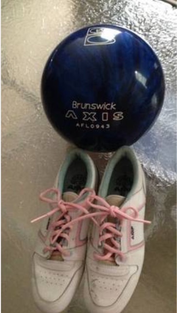 Women\'s bowling shoes