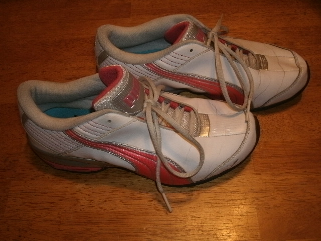 womens size 8 1/2 pink and white puma tennis shoes