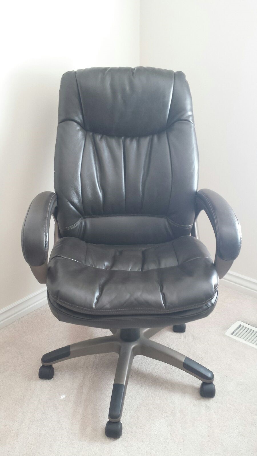 Deluxe brown leather office chair, like new