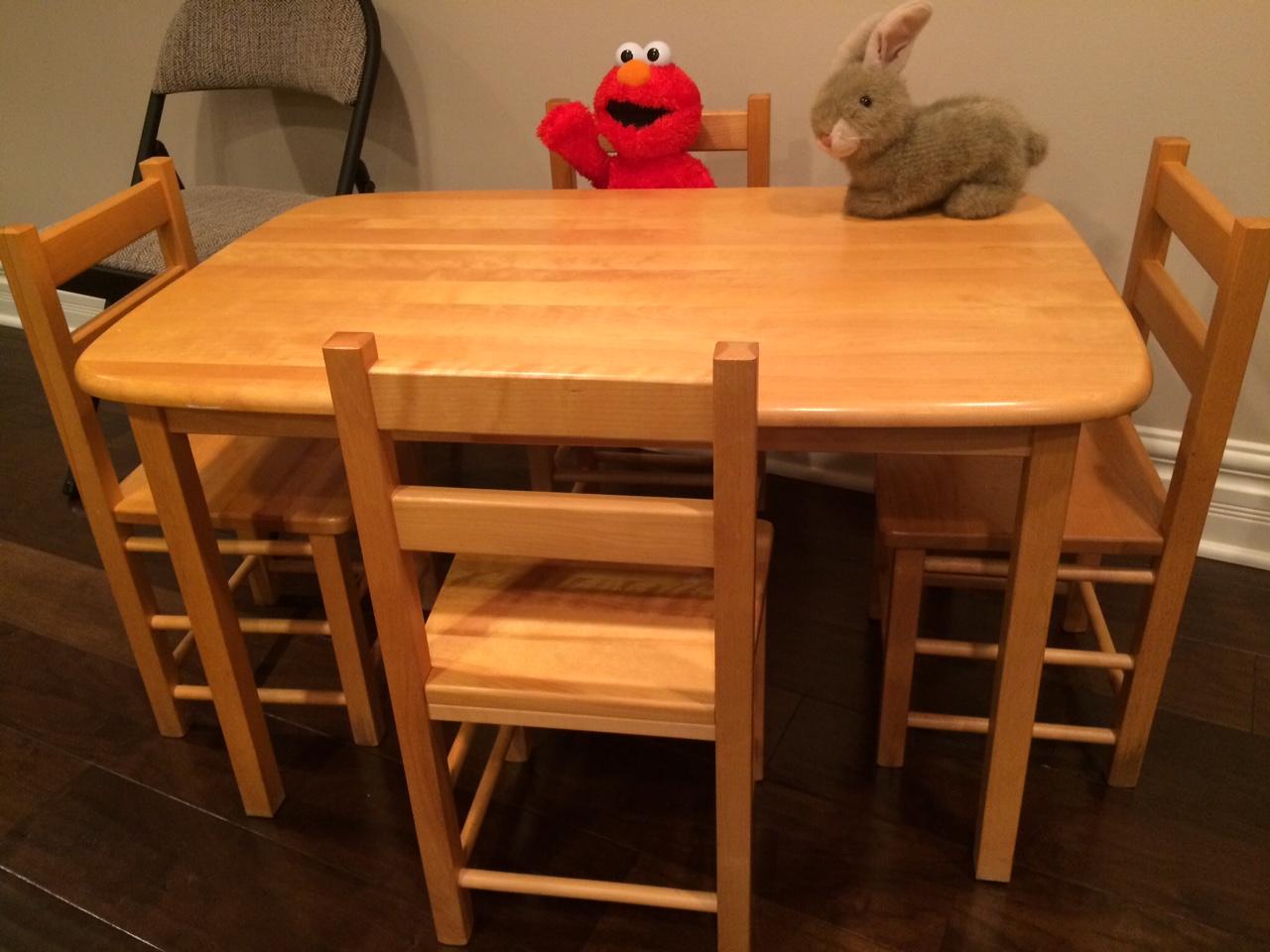 Kids Wood Table & Chairs