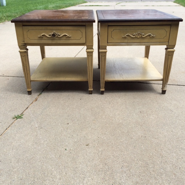 2 Vintage End Tables