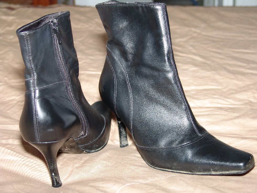 Women\'s Black Shoes/Boots Size 9-10