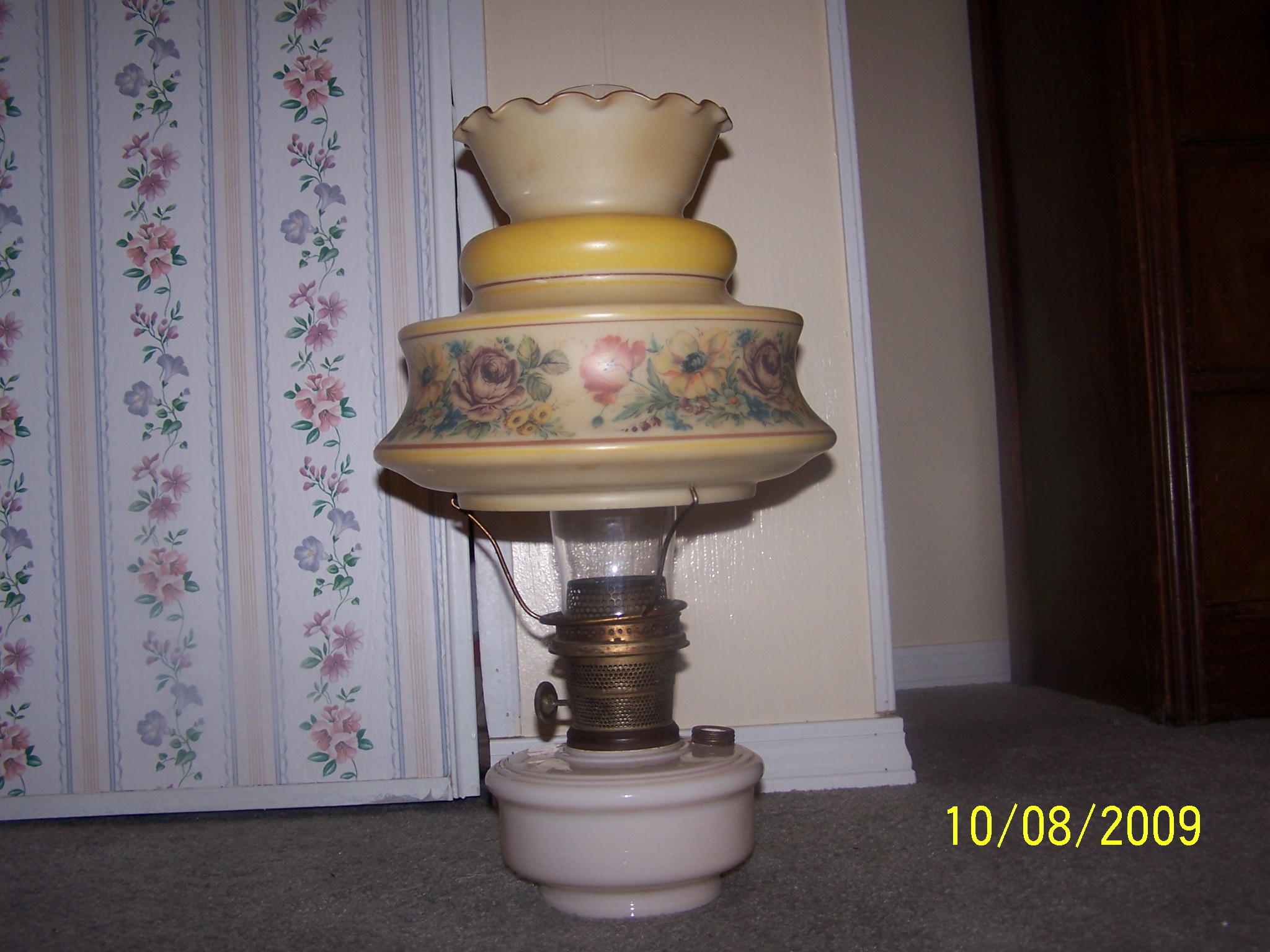 antique aladdin lamp