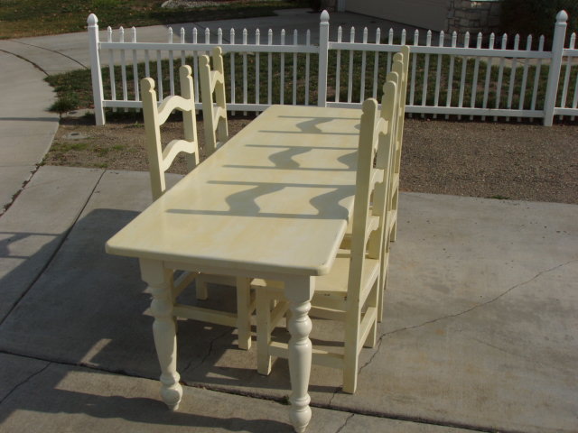 Dining table with 5 highback chairs