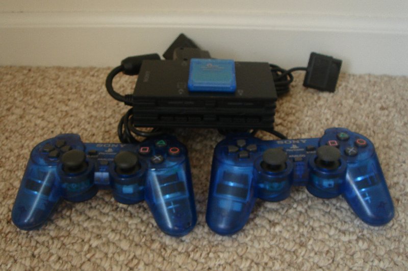 PS2 Multi-Tap / 2 Controllers