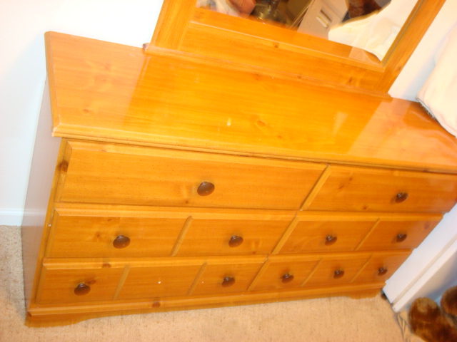 Wooden dresser set including dresser top mirr