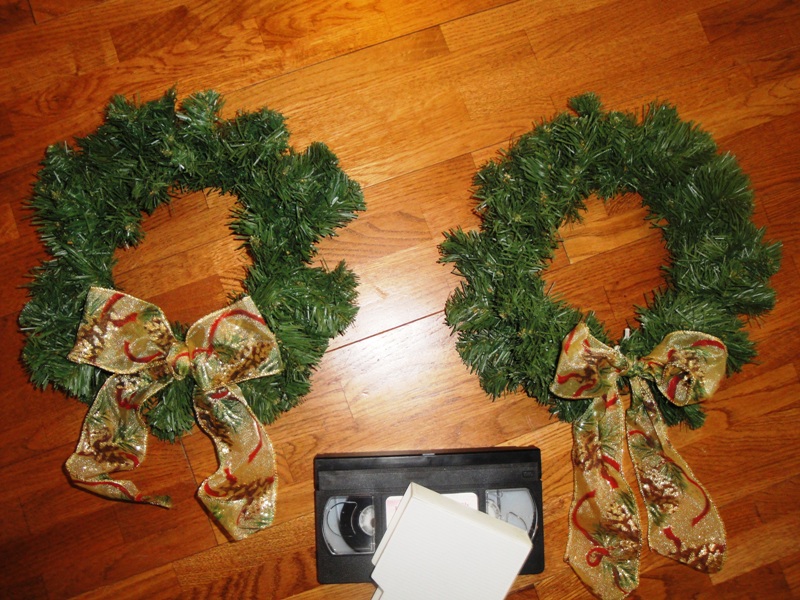 Christmas Wreaths - set of 2, 26 cm diameter