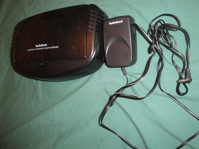 Radio Shack 2 HR Battery Charger  NiMH and NiCd