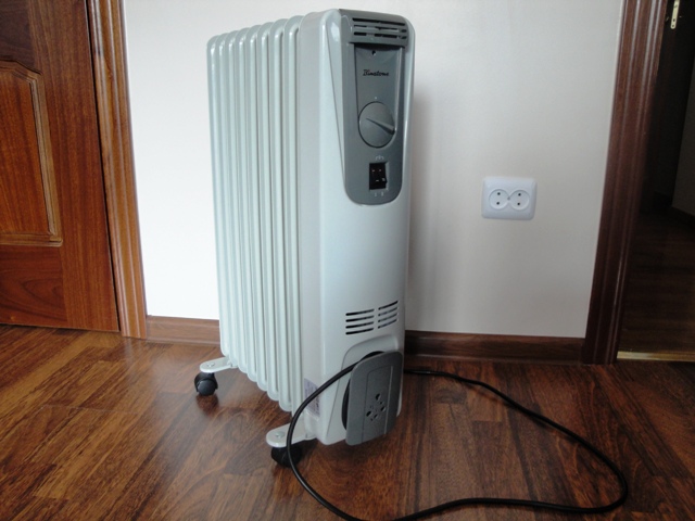 Binatone Oil Heater 2000W w/ Thermostat