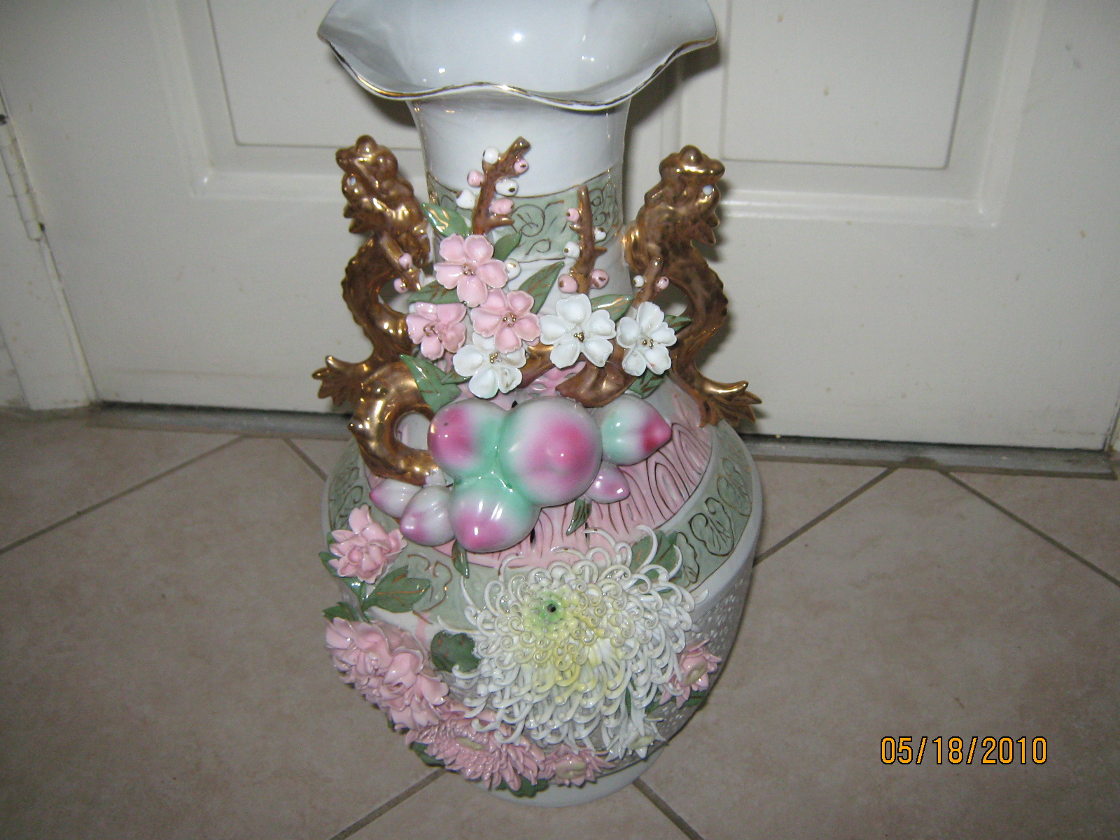 Vintage nicely flowered vase