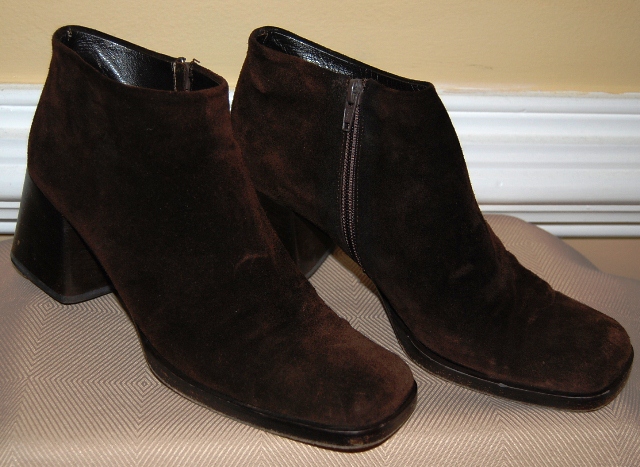 Women\'s Via Spiga Suede Ankle Boots - Size 8