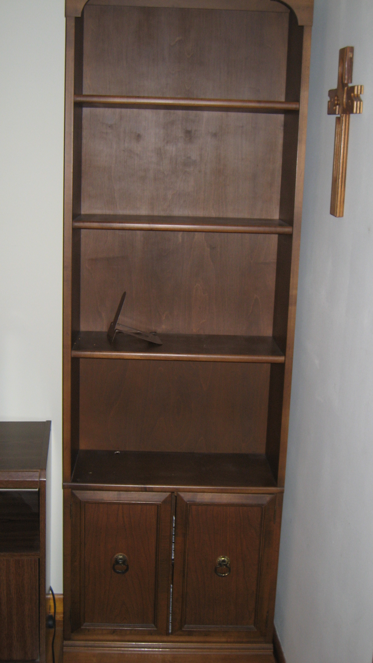 Bookcase w/ lower closed door storage