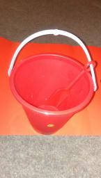 PLASTIC BUCKET AND SHOVEL (RED)