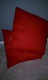2 red pillows