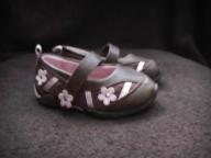 brown/pink Arizona shoes size 5