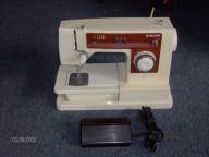 SINGER 6104 SEWING MACHINE with FOOT PEDAL