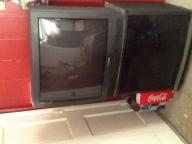 Magnavox 32 inch television w/free stand