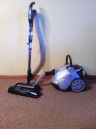 windtunnel bagless 12amp Hepa canister vacuum