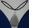 Tear drop stone (necklace)
