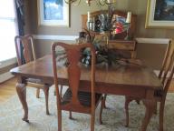 Beautiful sold oak Dining Room with Buffet and mirror