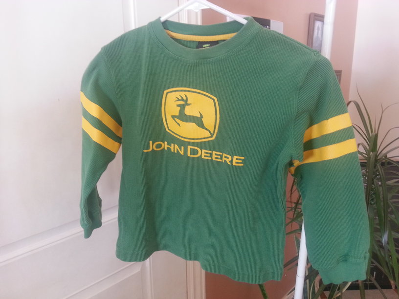 John Deere Thermal Shirt Size (L) 7 in Wascopete's Garage Sale Tooele, UT